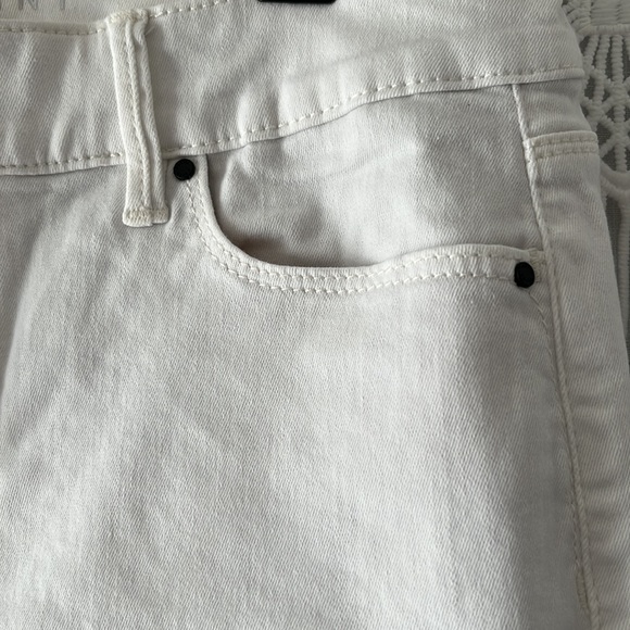 White House black market the skinny ankle jeans in white Sz 2 - Picture 6 of 8
